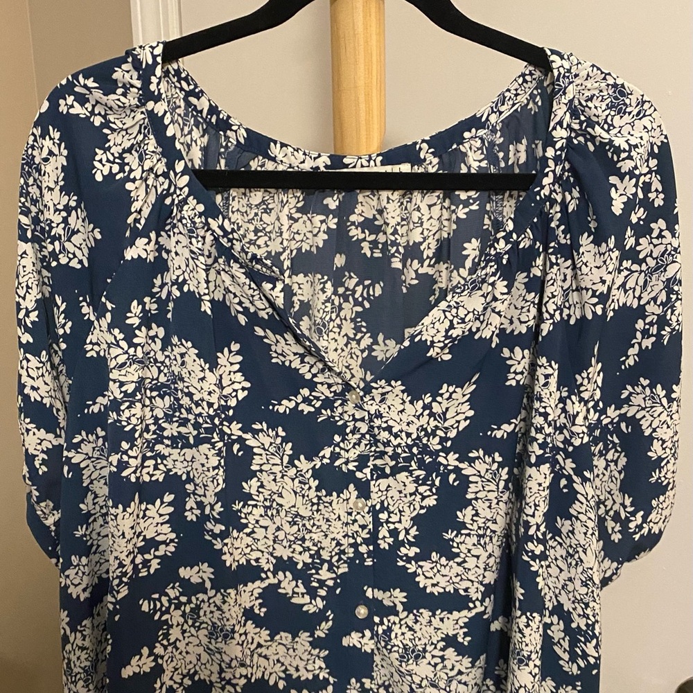 Abercrombie & Fitch Blue and White Floral Blouse
